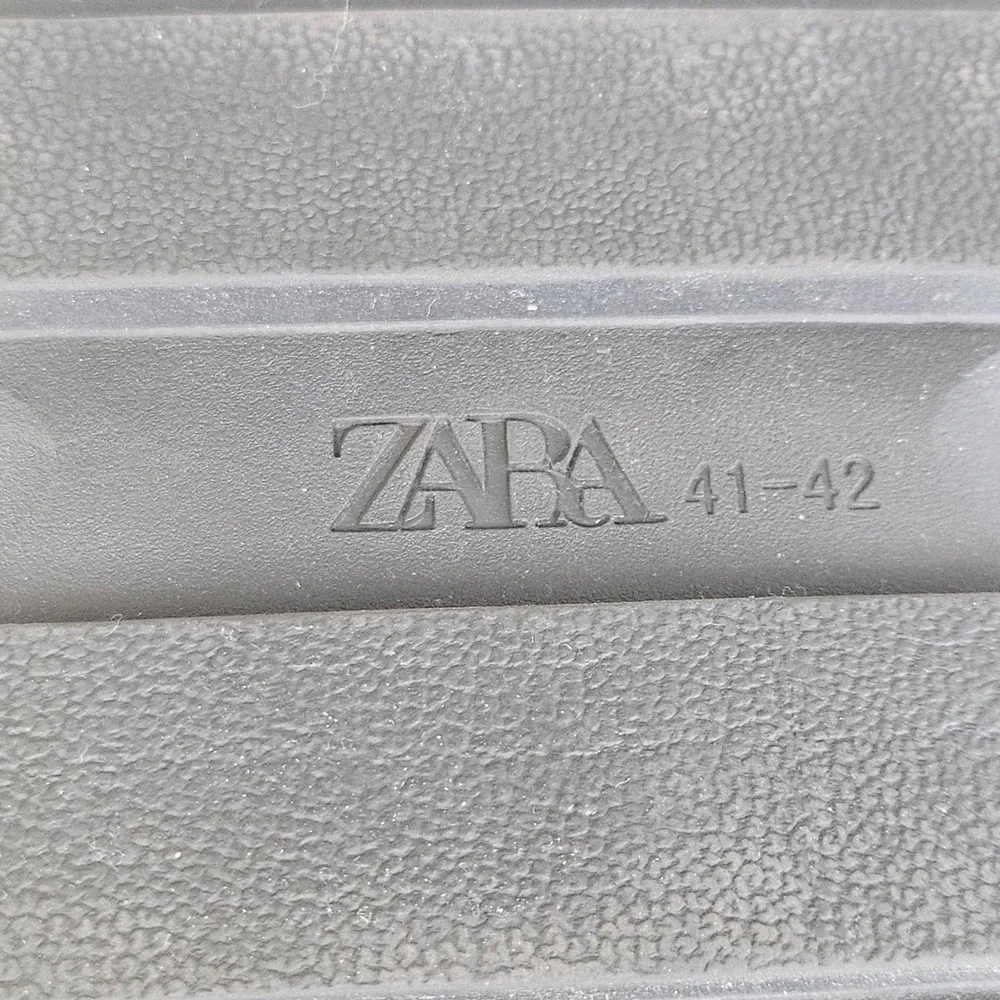Zara technical snow